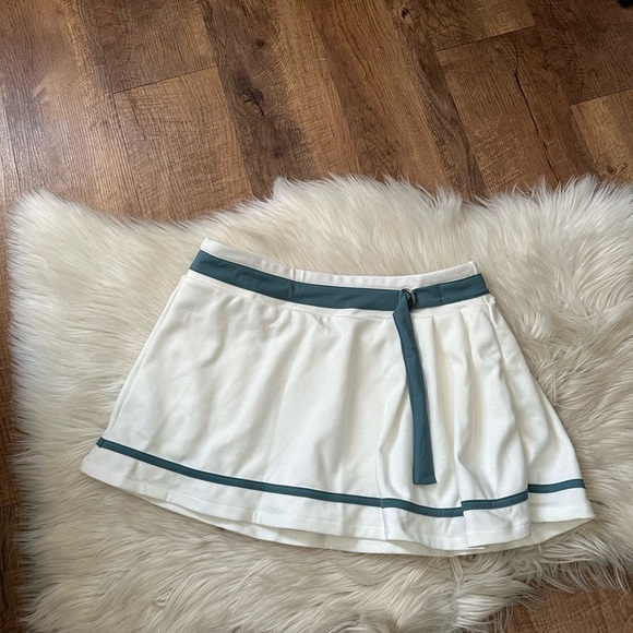 HALARA Mid Rise Color Block Pleated 2-in-1 Side Pocket Mini Casual Skirt - Picture 6 of 7